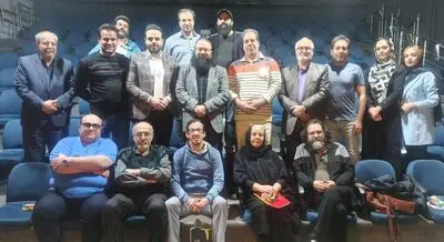 دبیر جشنواره تئاتر فجر با گروه‌های نمایشی یزد دیدار و گفت‌وگو کرد