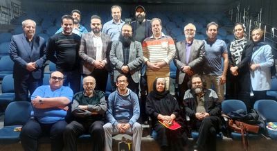 دبیر جشنواره تئاتر فجر با گروه‌های نمایشی یزد دیدار و گفت‌وگو کرد