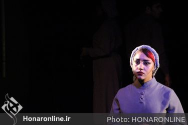 نمایش "تجربه‌های اخیر" در تماشاخانه مهرگان