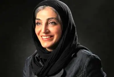 شعر هنر نخست دنیاست / هنر از کلیشه و سطحی‌گرایی گریزان است   