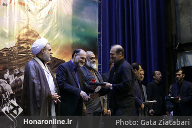 تجلیل از هنرمندان در عرصه دفاع مقدس 