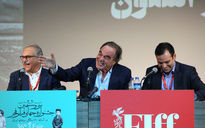 نشست خبری جشنواره جهانی فیلم فجر با حضور الیور استون