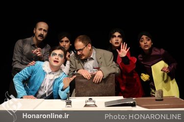 نمایش "اضافه حقوق" مجموعه تئاتر دیوار چهارم - غزاله عنایتی