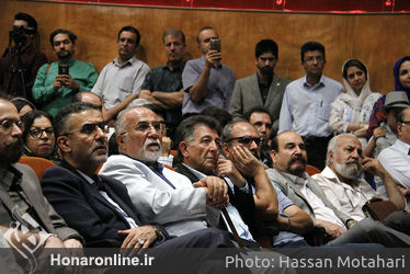 نمایشگاه آثار محمد حیدری و رونمایی از کتاب های "شرح آرزومندی" و "از نیستان 2" در فرهنگسرای نیاوران