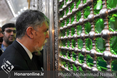 تجدید بیعت وزیر فرهنگ و ارشاد اسلامی به همراه جمعی از معاونان و مدیران این وزارتخانه و اصحاب فرهنگ، هنر، رسانه و با آرمان‌های حضرت امام (ره) 