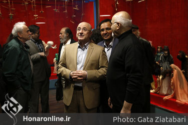 بازدید مرادخانی و جمعی از  اهالی هنر از موزه عروسکی در تالار حافظ
