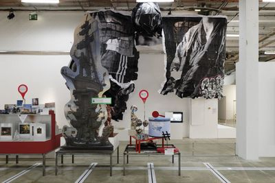 Pejman Foundation displays Sacred Defense art in France