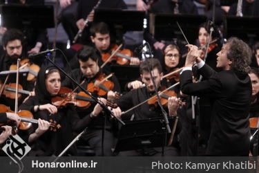 اجرای ارکستر سمفونیک تهران به رهبری شهرداد روحانی در تالار وحدت