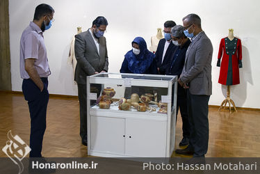 بازدید دکترسید مجتبی حسینی از نمایشگاه آثار سوزن‌دوزی معاصر ایران
