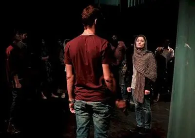 برای ورود به این نمایش پاسپورت احتیاج دارید / "پرواز عمود کبوتر دریایی دودی" در گالری شناخت