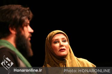 نمایش "پشت دیوار عمارت" در تماشاخانه سرو