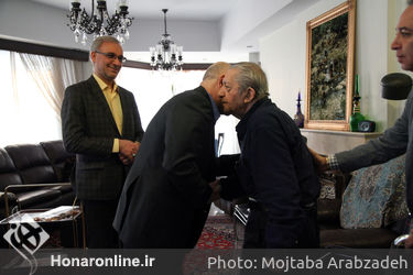 عیادت علی مرادخانی معاونت امور هنری و دکتر ایازی و جوزانی از عزت الله انتظامی‎