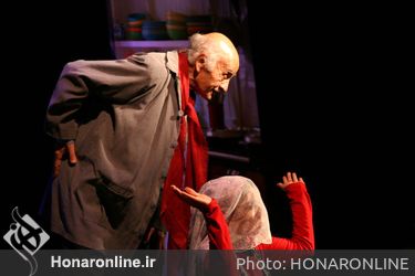 نمایش "آهنگ‌های لندندری" در تماشاخانه استاد جمشید مشایخی