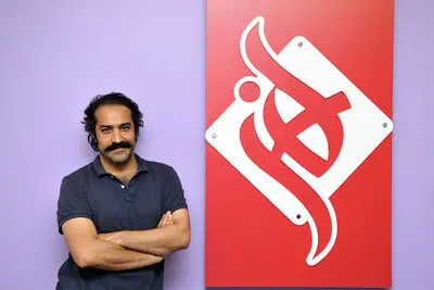 افشین هاشمی: "صدای آهسته" فیلمی درباره رؤیاها، خیال‌ها و خاطرات است / کاری به تعاریف ندارم بلکه به ظرف قصه‌ام نگاه می‌کنم