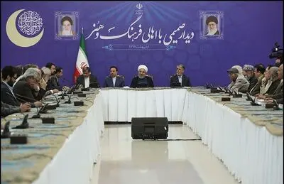 رئیس جمهور در دیدار صمیمی با اصحاب فرهنگ و هنر چه گفت؟ / هنرمندان با ابزار هنر سرمایه اجتماعی کشور را تقویت کنند / نیاز امروز جامعه، امید به آینده و نشاط است