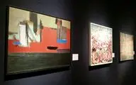 آثار ایرانی شو روم کریستیز در لندن شرقی / صفی طولانی برای هنر خاورمیانه  در مقابل ساختمان کریستیز