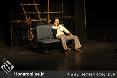 نمایش "فیل در تاریکی" در تماشاخانه پالیز
