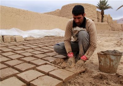 برگزاری کارگاه خشت‌زنی در شیراز