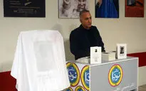 رونمایی از کتاب حمیدرضا آذرنگ در تماشاخانه پالیز