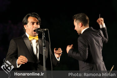 کنسرت پرواز همای به رهبری انریکو جرولا در فضای باز کاخ موزه نیاوران