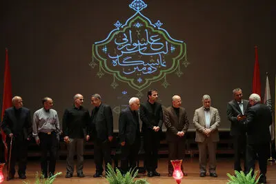 رئیس فراکسیون اصناف مجلس: دولت‌ها در بحث تجارت ناکارآمد بوده‌اند / قبادی: لباس، پرچم فرهنگ عاشورایی را بلند می‌کند / دومین نمایشگاه لباس عاشورایی برگزیدگان خود را شناخت
