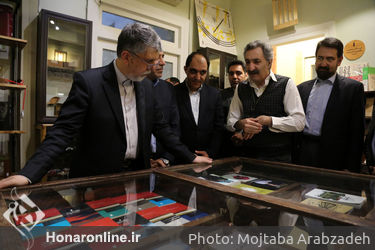 کتاب‌گردی وزیر فرهنگ و ارشاد اسلامی و معاون هنری