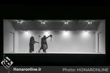 نمایش وقتی خروس غلط می خواند