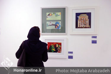 بازدید سید مجتبی حسینی از نمایشگاه تصویرگران ایران