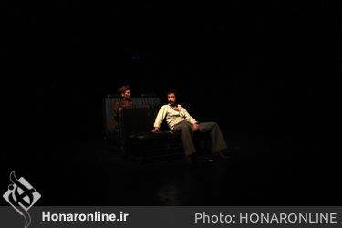 نمایش "فیل در تاریکی" در تماشاخانه پالیز