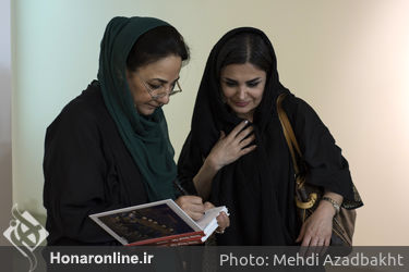 نمایشگاه آثار و رونمایی کتاب فرح اصولی در گالری پروژه‌های ۰۰۹۸۲۱ 