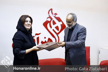 غرفه هنرآنلاین در چهارمین روز بیست و سومین نمایشگاه مطبوعات (1)