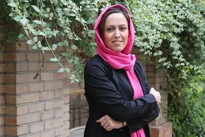 رمان "شوهر آهو خانم" نمایشنامه می‌شود / ما در ایران به سمت تئاتر دیجیتال نرفته‌ایم / روایت شیوا اردویی از برگزاری جشنواره تک نفره آنلاین "دیوار"
