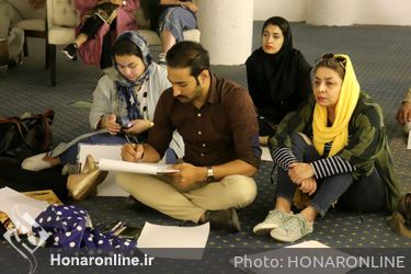 نخستین هفته طراحى کیش با حضور سه نسل از هنرمندان طراح در میکا گالری