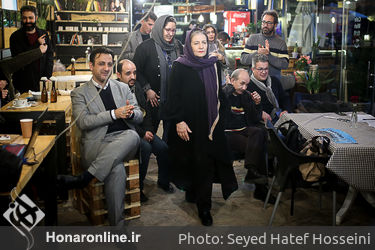 تقدیر هنرمندان تئاتر از علی مرادخانی در کافی شاپ خانه کتاب دانشگاه