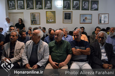 گردهمایی اهالی موسیقی در اعتراض به لغو کنسرت ها در ساختمان خانه موسیقی