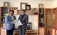 Iranian singer Eftekhari honored with First Degree Art Certificate