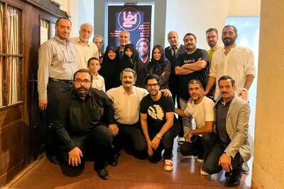 خانواده «احمد دلجو» به تماشای «خالی» نشستند

 