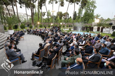 نشست صمیمی رئیس جمهور با هنرمندان و فعالان عرصه فرهنگ و هنر