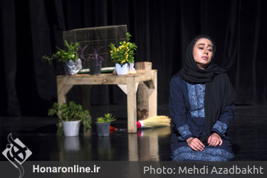 نمایش "برادرها می‌میرند" در تماشاخانه حوزه هنری