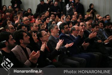 ارکستر سمفونیک تهران با رهبری مهمان نصیر حیدریان در سی و پنجمین جشنواره موسیقی فجر