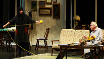 Amiz Ghalamdoon on Stage at Nazer Zadeh Kermani Theater