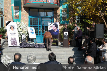تشییع پیکر احمدرضا دالوند در خانه هنرمندان