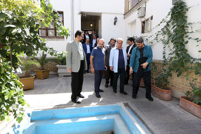 هنرمندان و مدیران از موزه صبا بازدید کردند / تأکید حسینی بر رفع نیازهای موزه