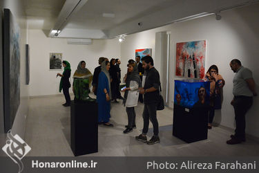 نقاشی چیدمان‌های سحر سیدنژاد با عنوان "شبحی بر جهان سایه افکنده است" در گالری دید 