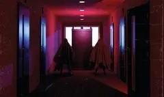 «لارْو» در عمارت نوفل‌لوشاتو به صحنه می‌رود