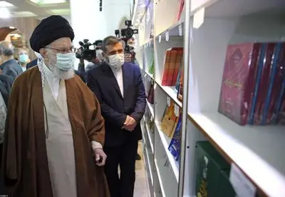 Supreme Leader visits Tehran Int’l Book Fair