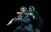 نمایش «اُلدسانگز: عشق روزهای کرونا» در پردیس شهرزاد