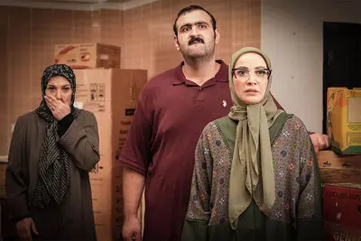 امشب خلاصه قسمت‌های سریال «پایتخت» را ببینید