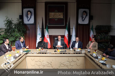 نشست استاندار تهران با شورای سیاست گذاری نخستین جشنواره سینمایی آب