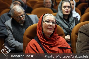 تجلیل از هنرمندان متولد دی ماه در مجتمع باغ زیبا